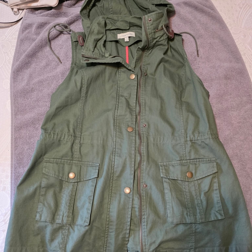 41 Hawthorn Dark Green Vest